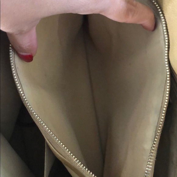 💯 % authentic Chanel handbag - Picture 6 of 11